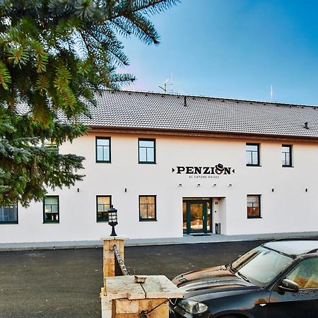Penzion Al Capone Mnisek Mníšek pod Brdy Zewnętrze zdjęcie
