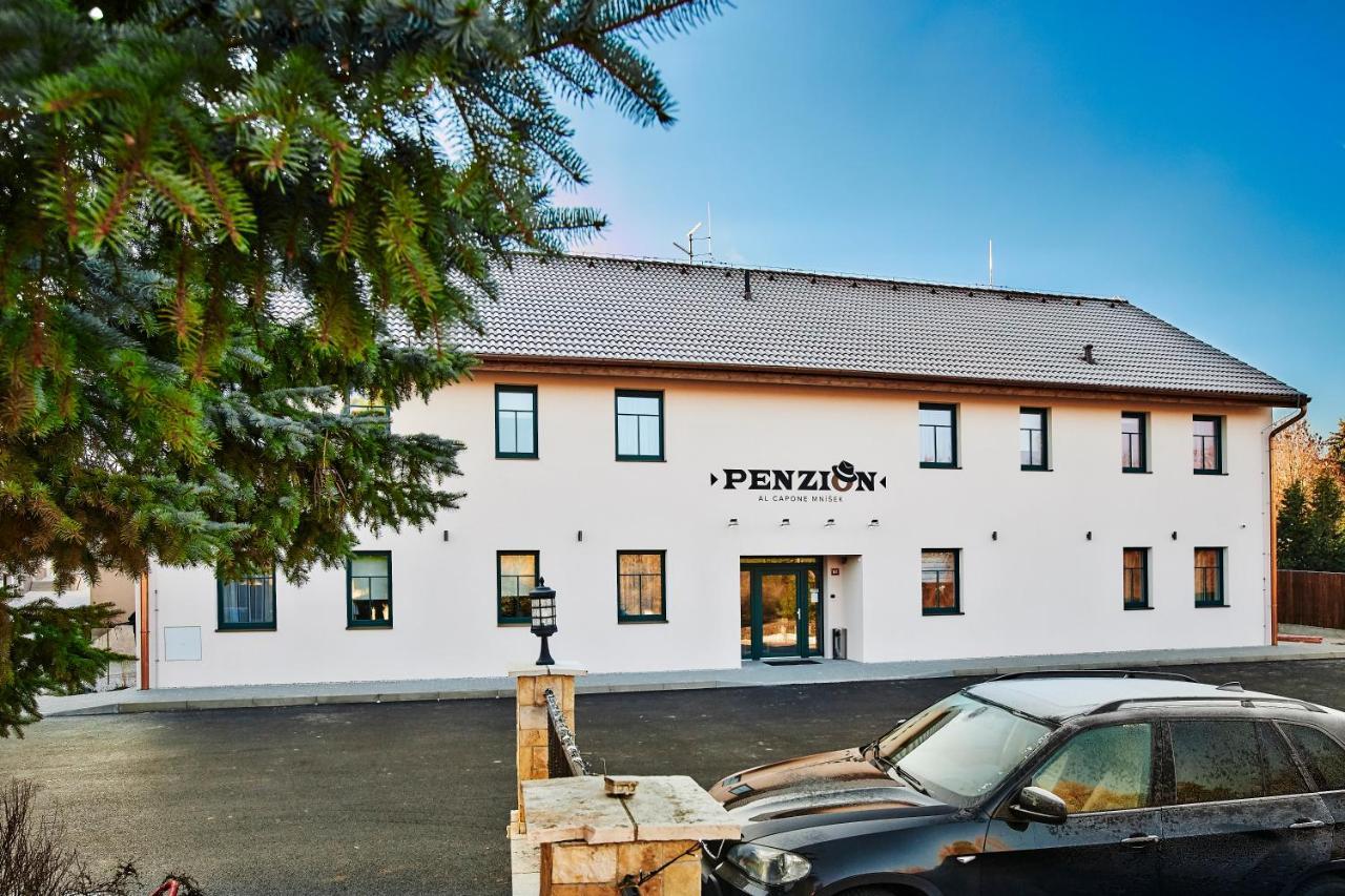 Penzion Al Capone Mnisek Mníšek pod Brdy Zewnętrze zdjęcie